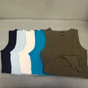 SHEIN 5 BASICS Top halter corto unicolor, Size L.